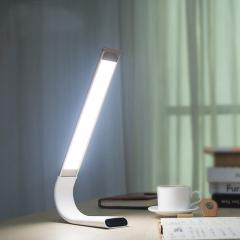 Nabíjateľná stolová lampa 6,5 W s nastaviteľnou farbou svetla